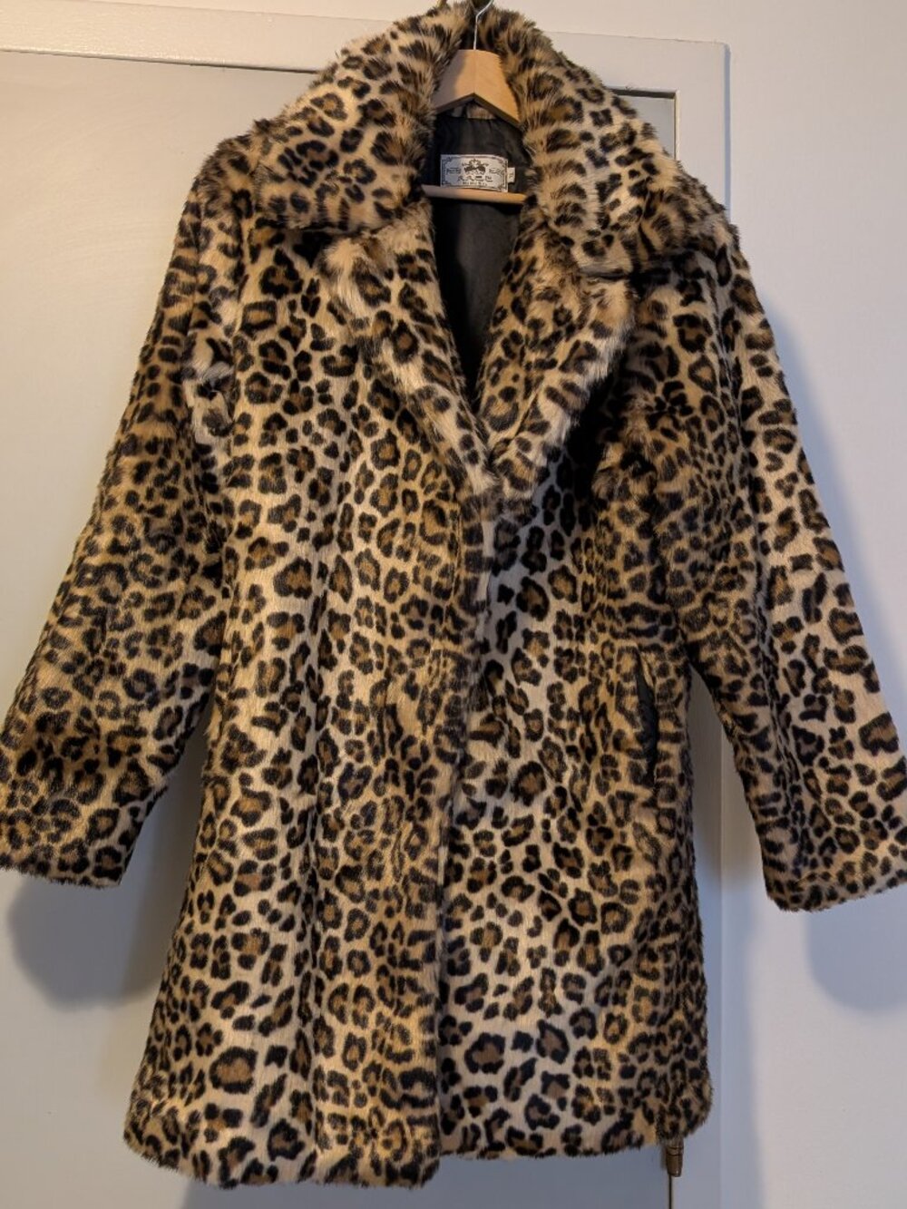 Leopard print fauz fur coat
